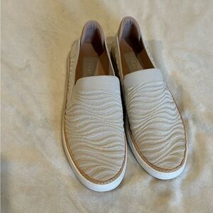 New UGG Sammy brown/taupe mesh chevron slip on sneaker. Size 10